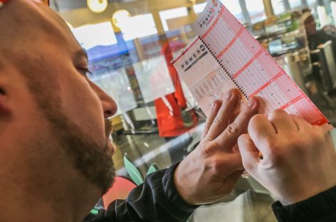 Powerball jackpot climbs to $1.5 billion