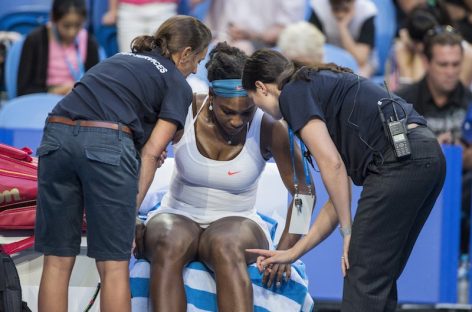 Serena Williams out with knee, plans on Australian Open