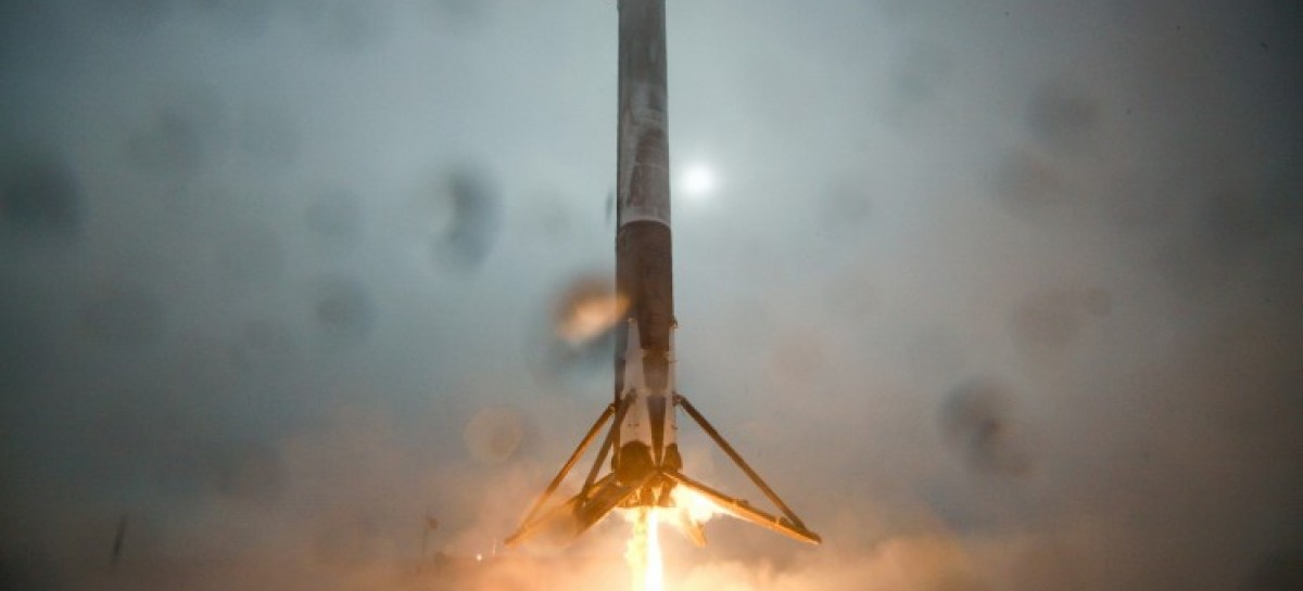 SpaceX attempting rocket water landing