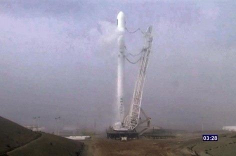 SpaceX fails to stick ocean landing