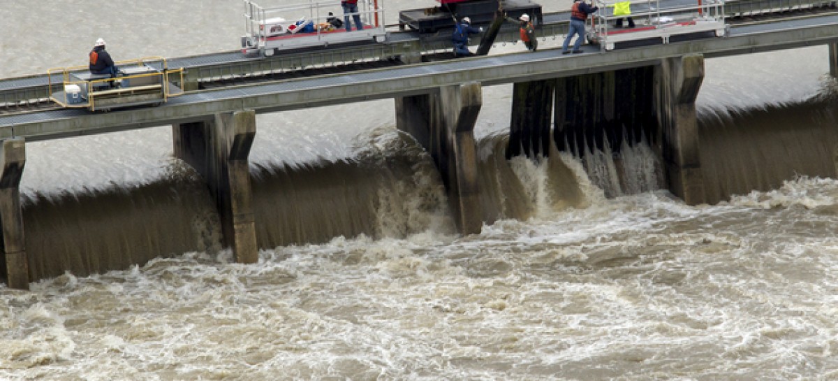 Spillway of swollen Mississippi River open near New Orleans