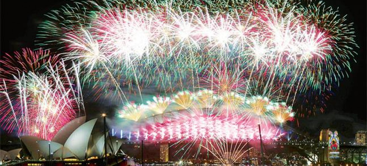 London displays fireworks over Big Ben, London Eye