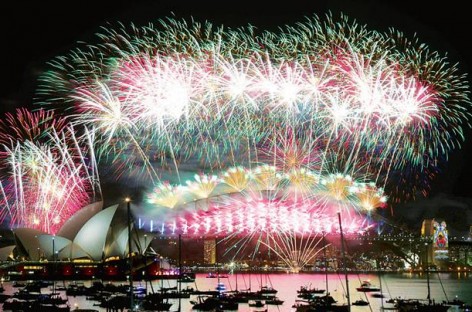 London displays fireworks over Big Ben, London Eye