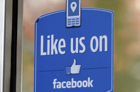 Facebook posts strong 4Q as company closes gap with Google