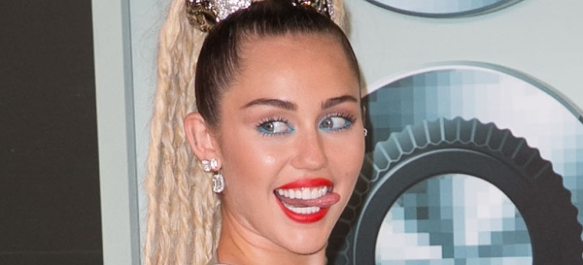 Miley Cyrus moves back into Liam Hemsworth’s house