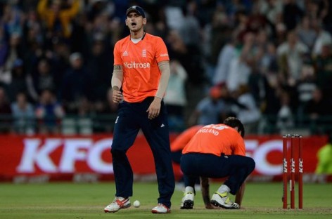 Reece Topley reprimanded by ICC after hitting stumps in frustration