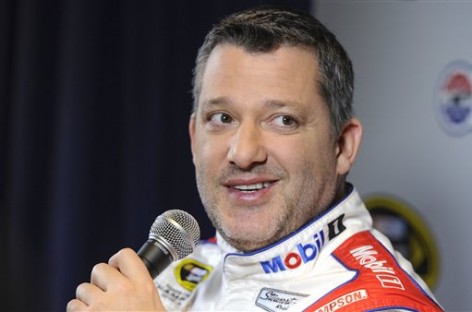 Injured Tony Stewart to miss start of final NASCAR season