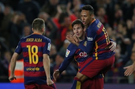 La Liga Review: Pique strike sends Barcelona eight points clear