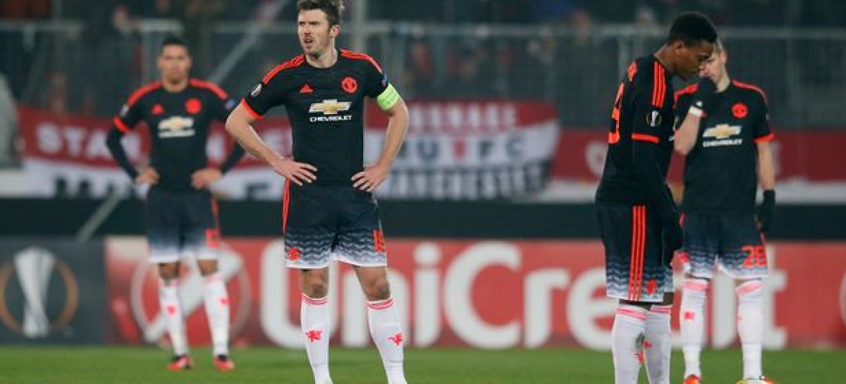 Michael Carrick apologises for Manchester United display