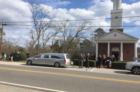 ‘Mockingbird’ Author Harper Lee Buried in Alabama Hometown