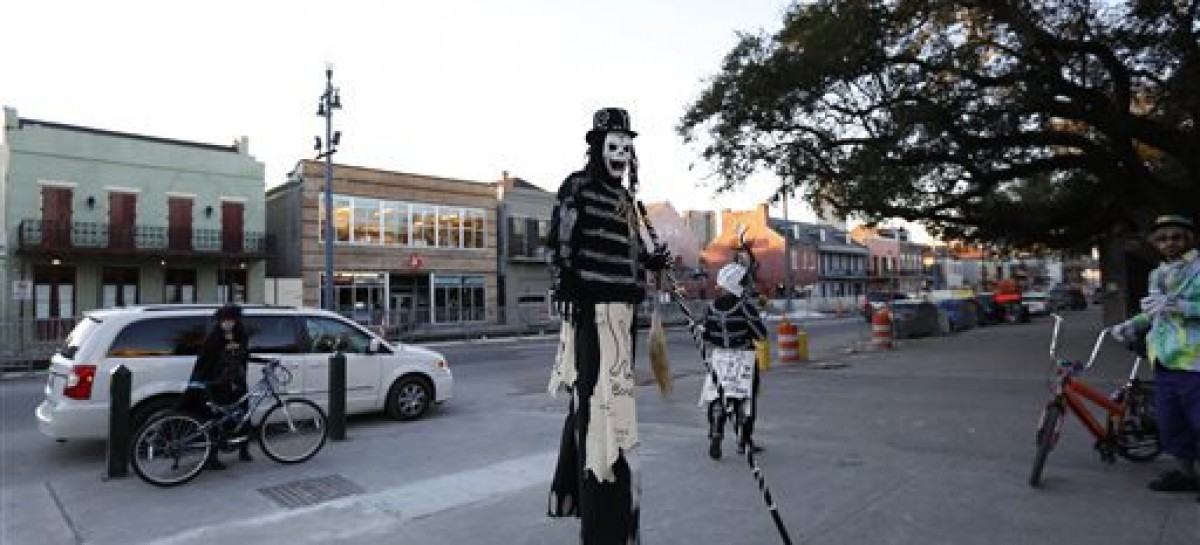 Parades, floats, costumes mark Fat Tuesday in New Orleans