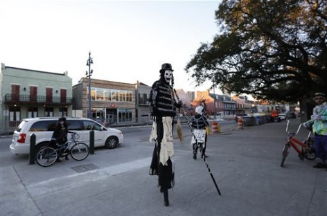 Parades, floats, costumes mark Fat Tuesday in New Orleans