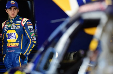 Rookie Chase Elliott becomes youngest on Daytona 500 pole