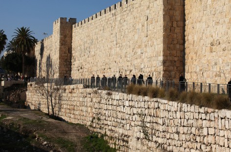 Israeli PM pushing for liberal Jewish prayer at holy site