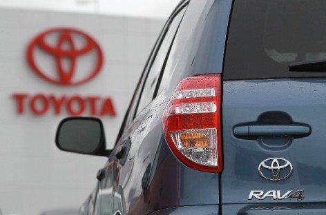 Toyota recalls 2.9M SUVs over seat belts