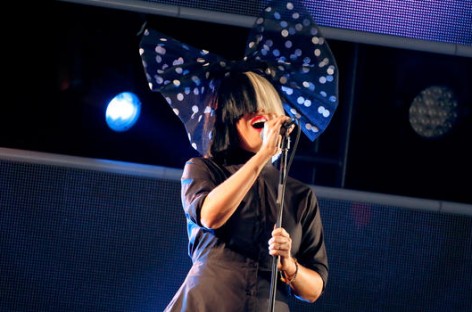 “American Idol”: Sia Performs & Advises; One More Contestant Goes Home