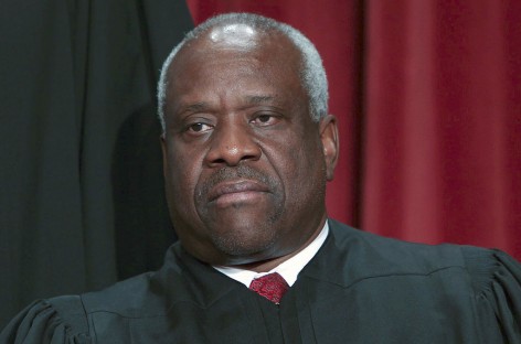 Justice Thomas poses questions, stuns Supreme Court crowd