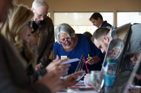 Super Tuesday: Clinton, Trump Look to Pull Away from Rivals