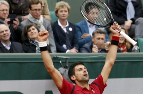 Djokovic reaches eighth French Open semi-final