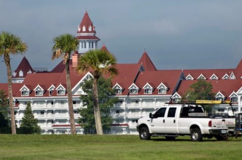 Authorities search for boy dragged away by gator