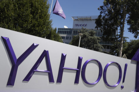 Verizon buying Yahoo for $4.8 billion, announcement coming Monday