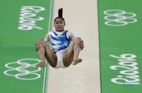 Dipa Karmakar pulls off Produnova to enter vault finals