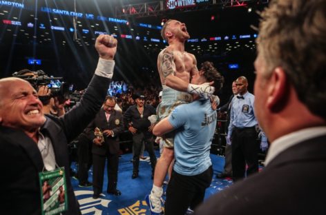 Frampton tops Santa Cruz for WBA super featherweight title