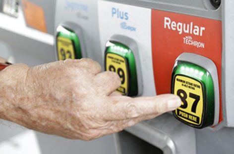 Gas prices hold steady at average $2.18 per gallon in RI