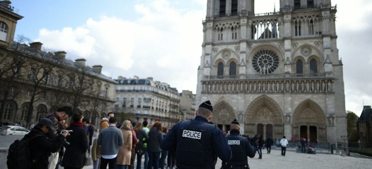 2 detained after gas canisters found near Paris’ Notre Dame