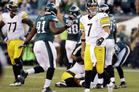 Wentz impresses again, Eagles beat Steelers 34-3