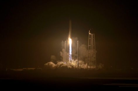 Bad cable delays comeback rocket launch from Virginia