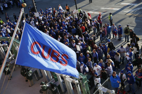 Cubs break it open late against Dodgers