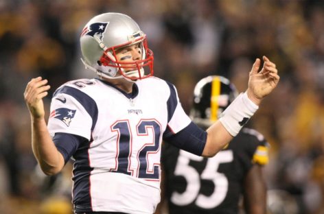 Brady throws 4 TD passes in triumphant Bay Area return