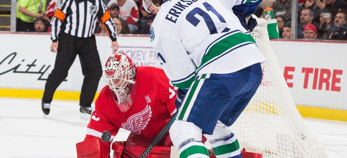 Howard-led Red Wings shut down Canucks