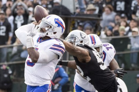 Carr leads another rally for Raiders in 38-24 win over Bills