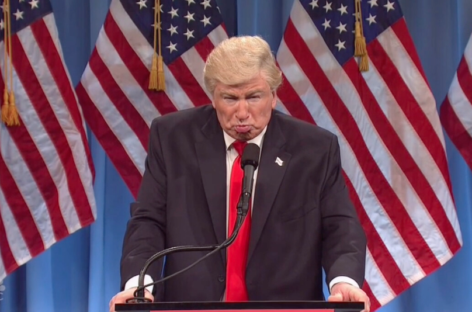 Alec Baldwin showers ‘SNL’ with urination jokes, Trump lashes out