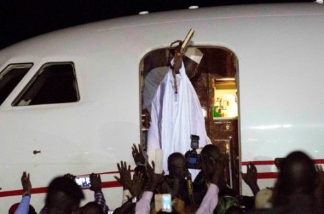 Gambia’s Yahya Jammeh Refuses to Leave as Adama Barrow Announces Inauguration