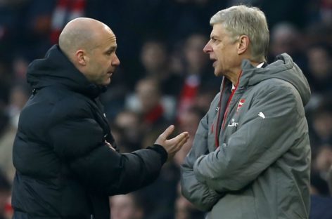 Wenger apologises for sending off against Burnley