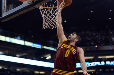 Cavaliers’ Kevin Love (back) planning on playing Saturday against Knicks