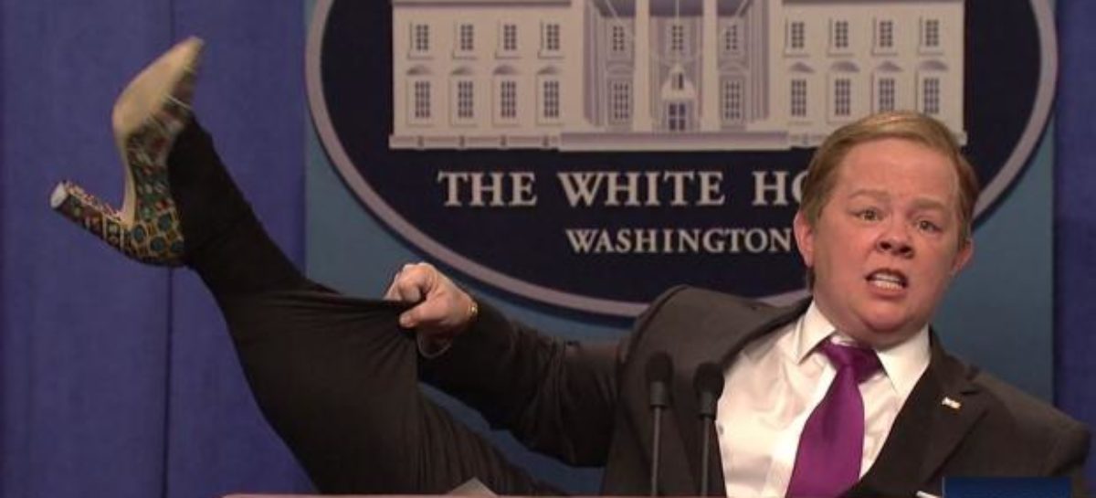 SNL Brings Back Melissa McCarthy as Angry Sean Spicer in Cold Open