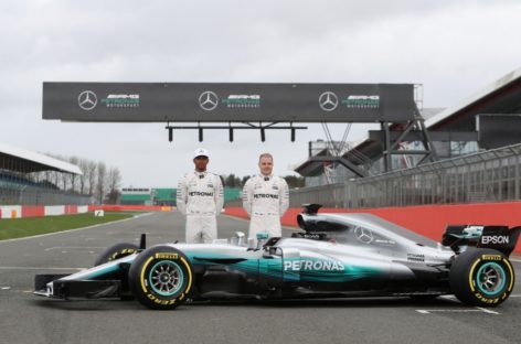 Hamilton hails new F1 auto