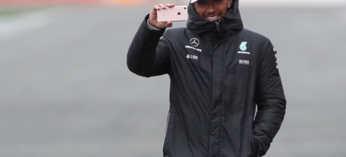 Mercedes driver Lewis Hamilton backs Ferrari for title: Sebastian Vettel disagrees