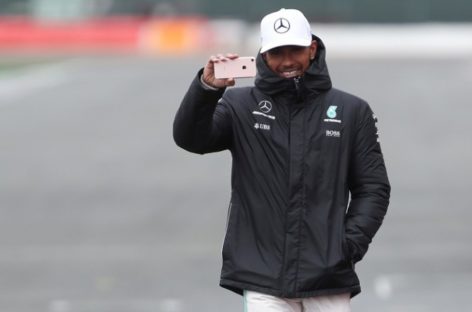 Mercedes driver Lewis Hamilton backs Ferrari for title: Sebastian Vettel disagrees