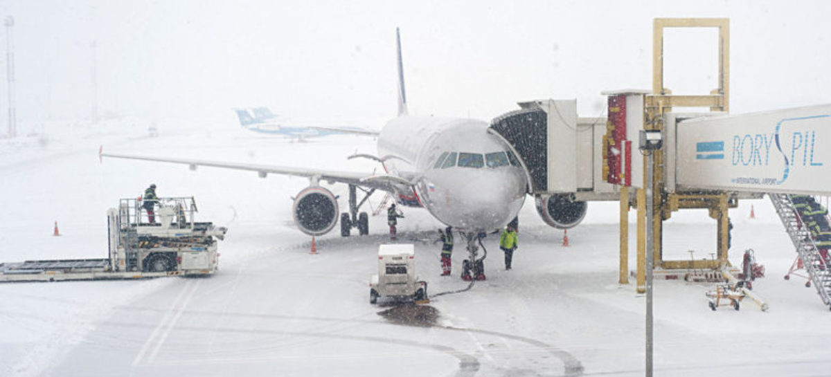 Northeast snowstorm causes flight cancelations and delays