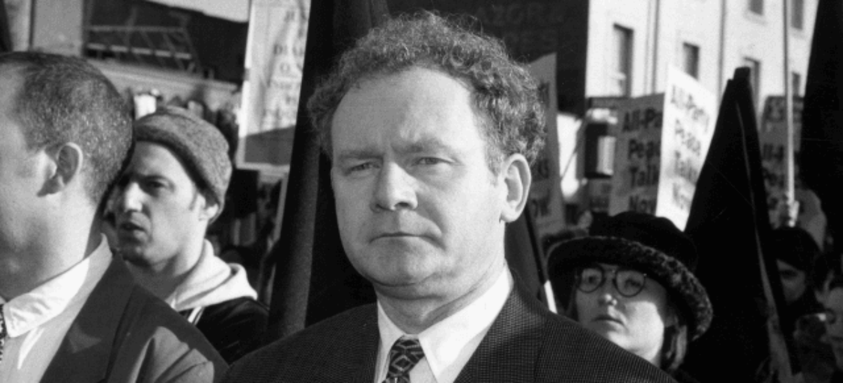 Hundreds mourn Martin McGuinness, ex-IRA commander