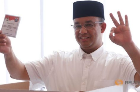 Muslim Jakarta governor candidate ahead in election, early count shows