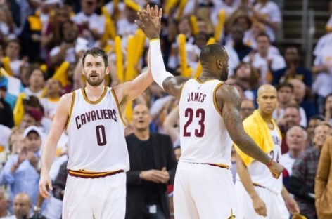 Happy hour: LeBron scores 35, grabs beer as Cavs top Raptors