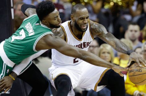 Irving’s 42 carry Cavs to win, 3-1 lead over Celtics