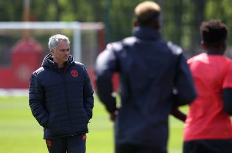 Mourinho mulls United changes at Arsenal