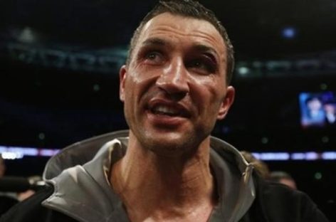 British heavyweight boxing star Joshua knocks out Klitschko